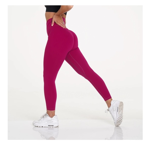 NVGTN Pants - NVGTN | Magenta Signature Leggings